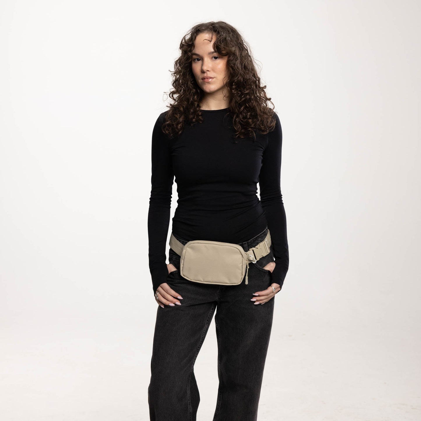 SOLSTICE Everywhere Belt Bag™ - Versatile Urban Fanny Pack